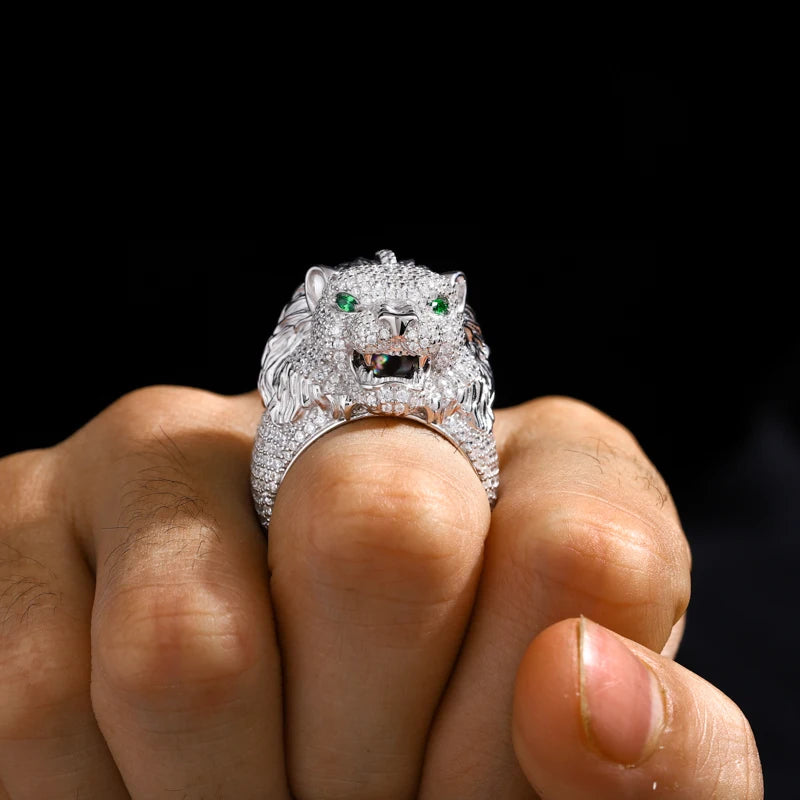 Moissanite VVS1 925 Silver Lion Head Ring with Emerald Eyes – Iced Ring